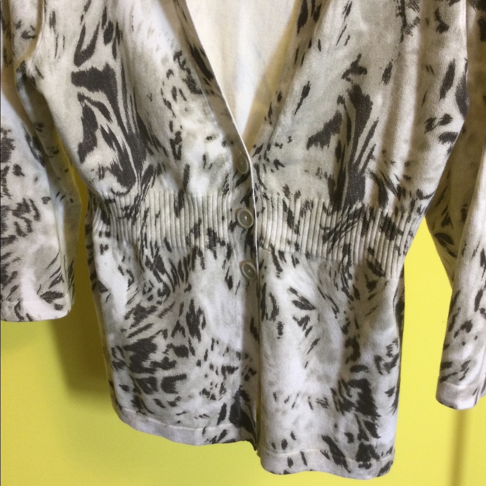 L Dress Barn leopard sweater - Picture 5 of 13